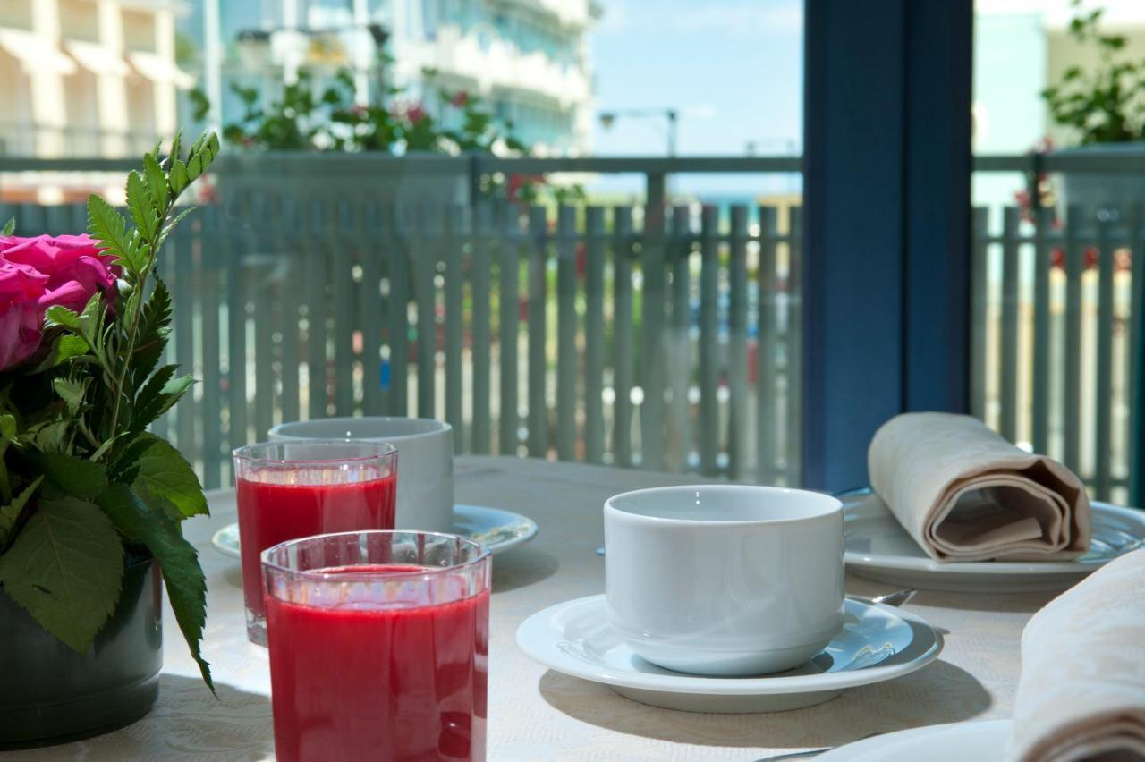 Hotel Gabbiano Cattolica Exterior photo