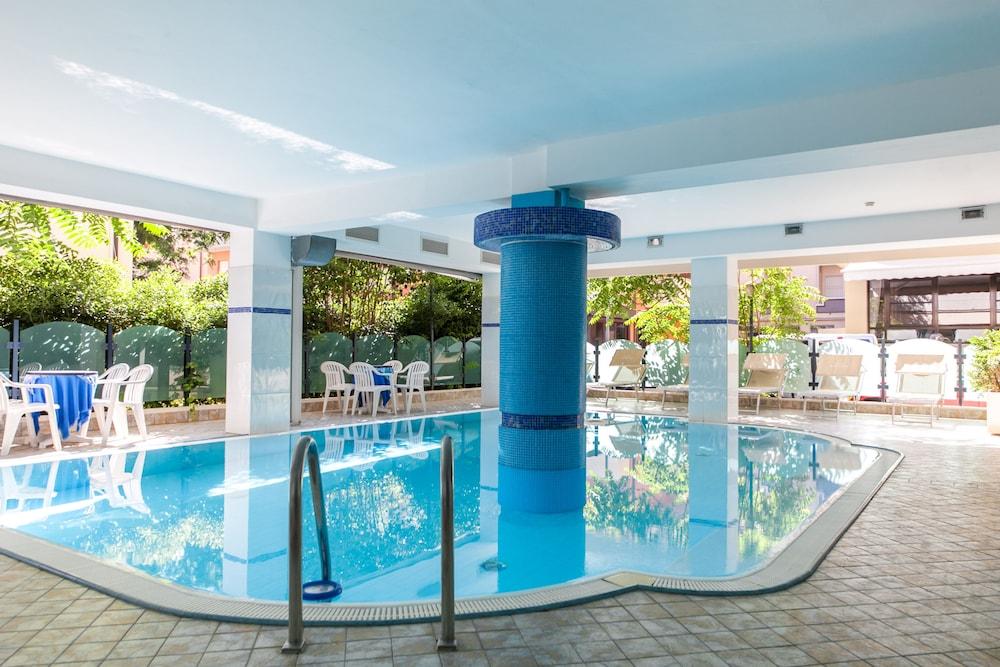 Hotel Gabbiano Cattolica Exterior photo