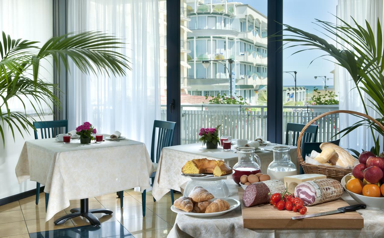 Hotel Gabbiano Cattolica Exterior photo