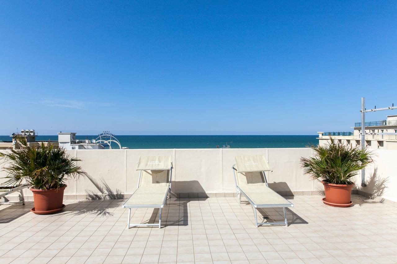 Hotel Gabbiano Cattolica Exterior photo