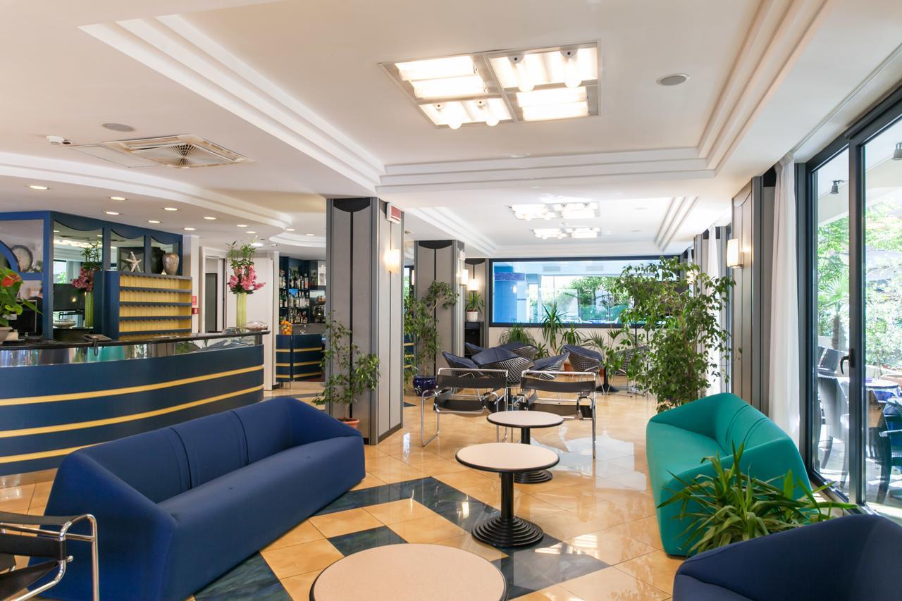 Hotel Gabbiano Cattolica Exterior photo